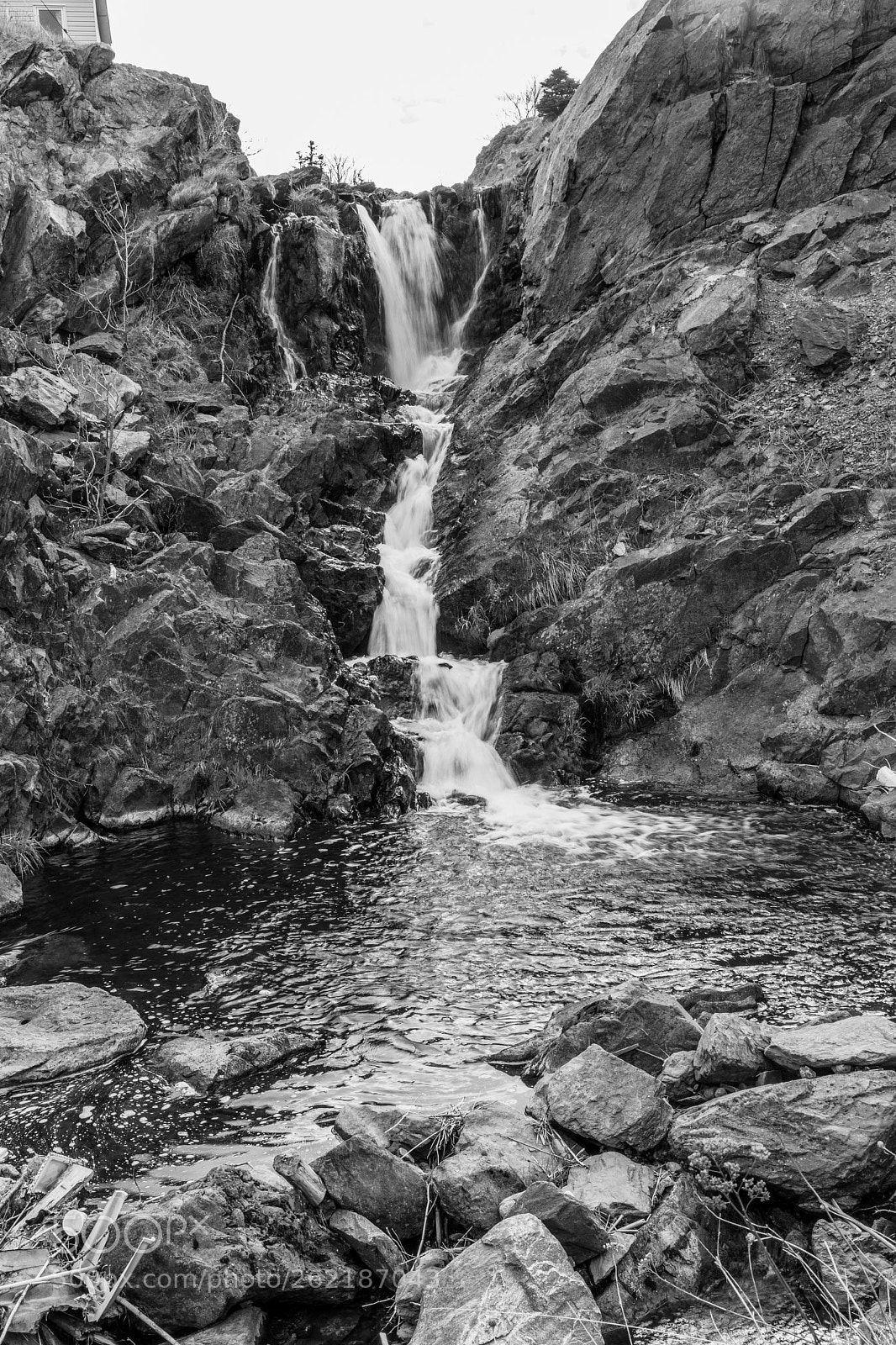 Canon EOS 5D Mark IV sample photo. Waterfall at portugal cove photography