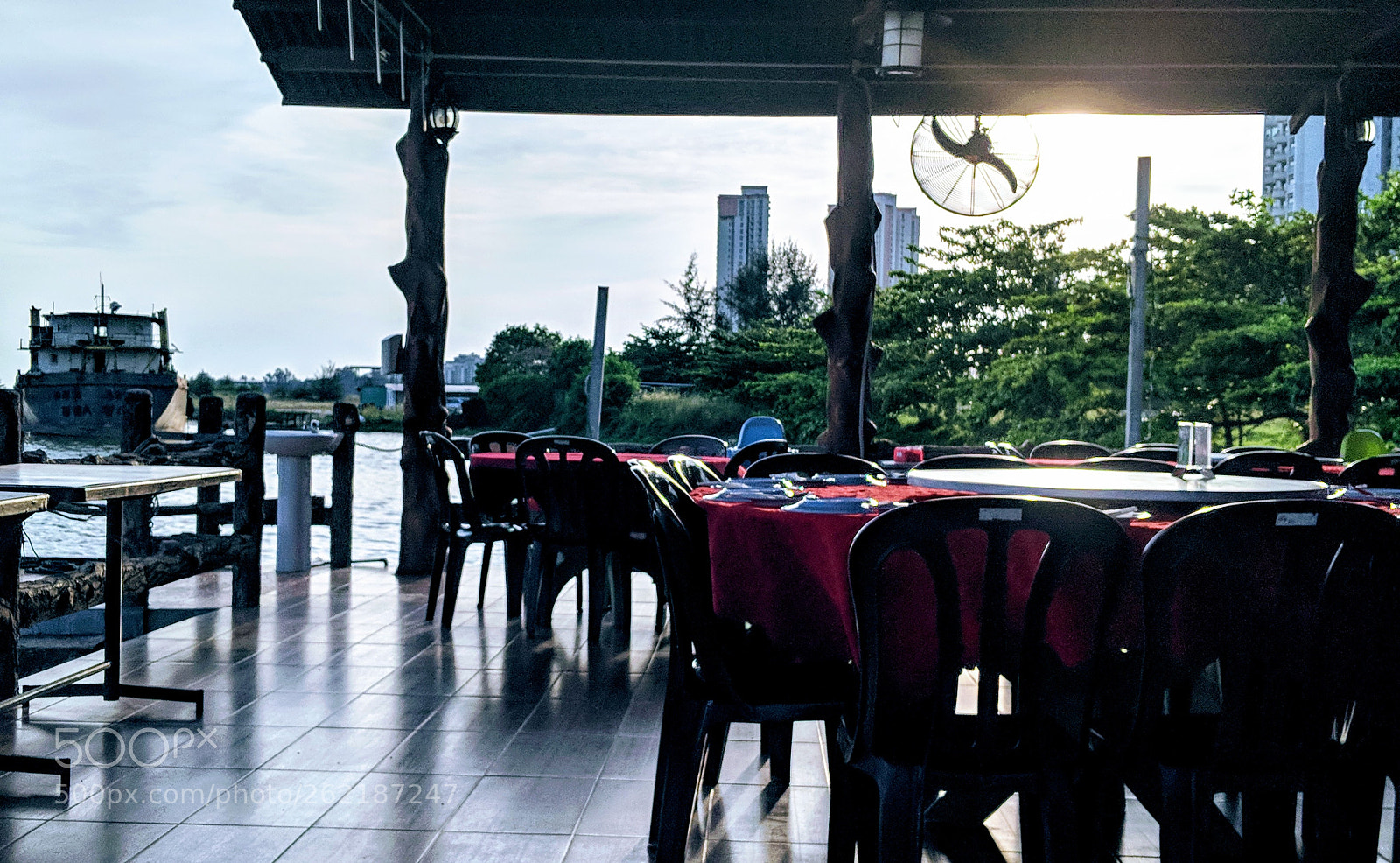 Google Pixel 2 sample photo. Seafarers view photography