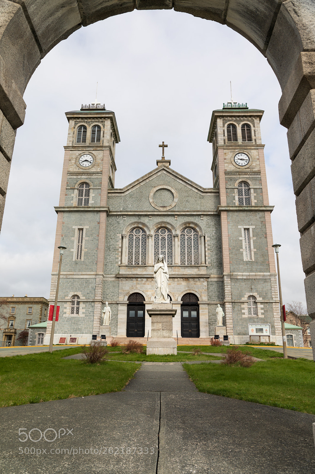 Canon EOS 5D Mark IV sample photo. Basilica catheral of st photography