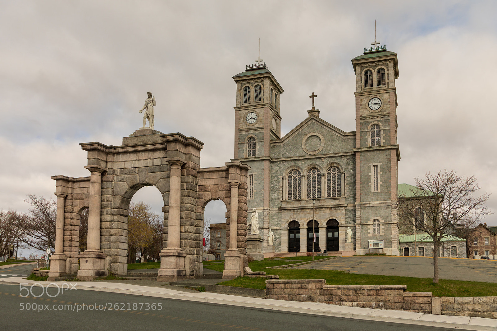 Canon EOS 5D Mark IV sample photo. Basilica catheral of st photography