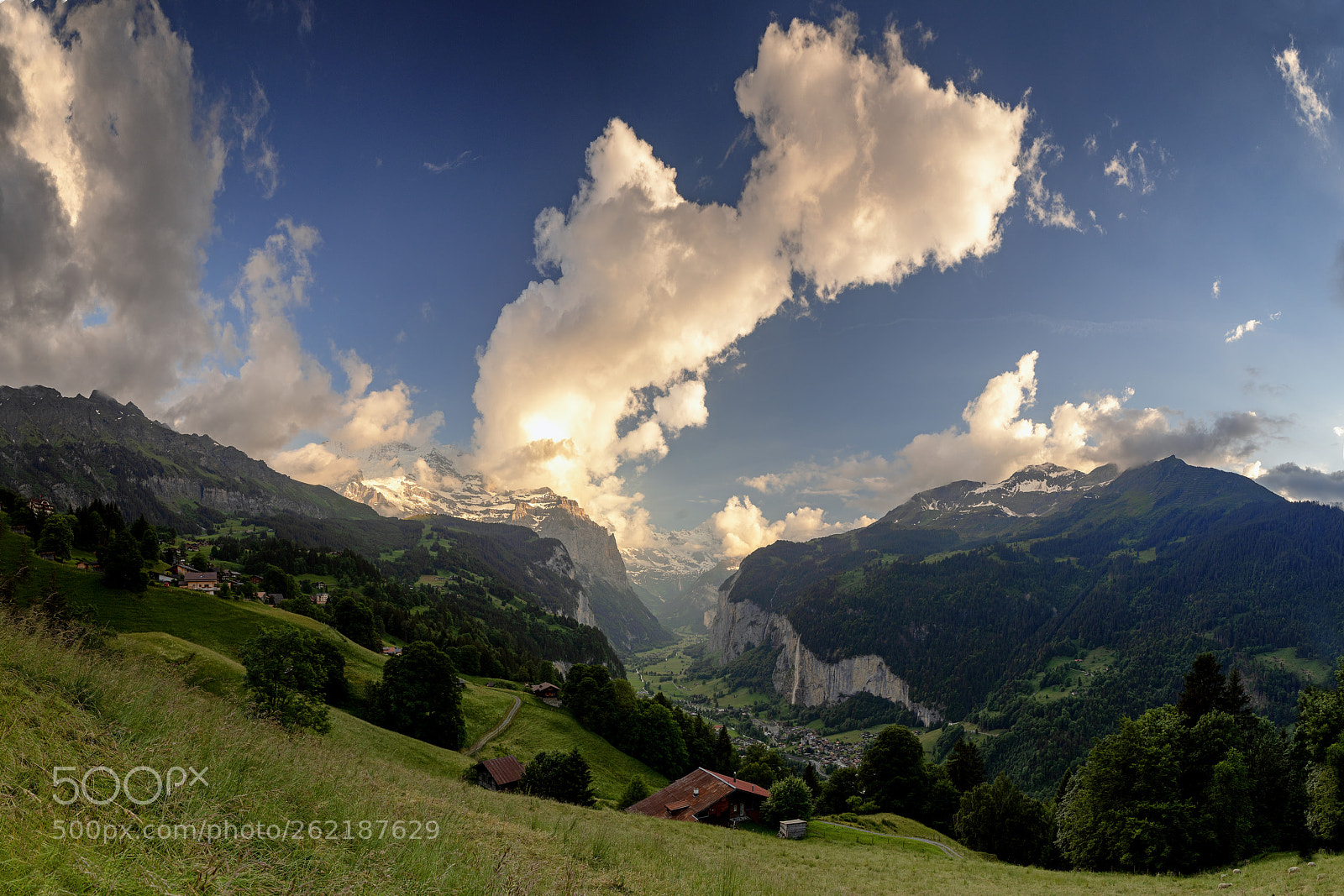 Canon EOS 5D Mark IV sample photo. Big white cloud over photography