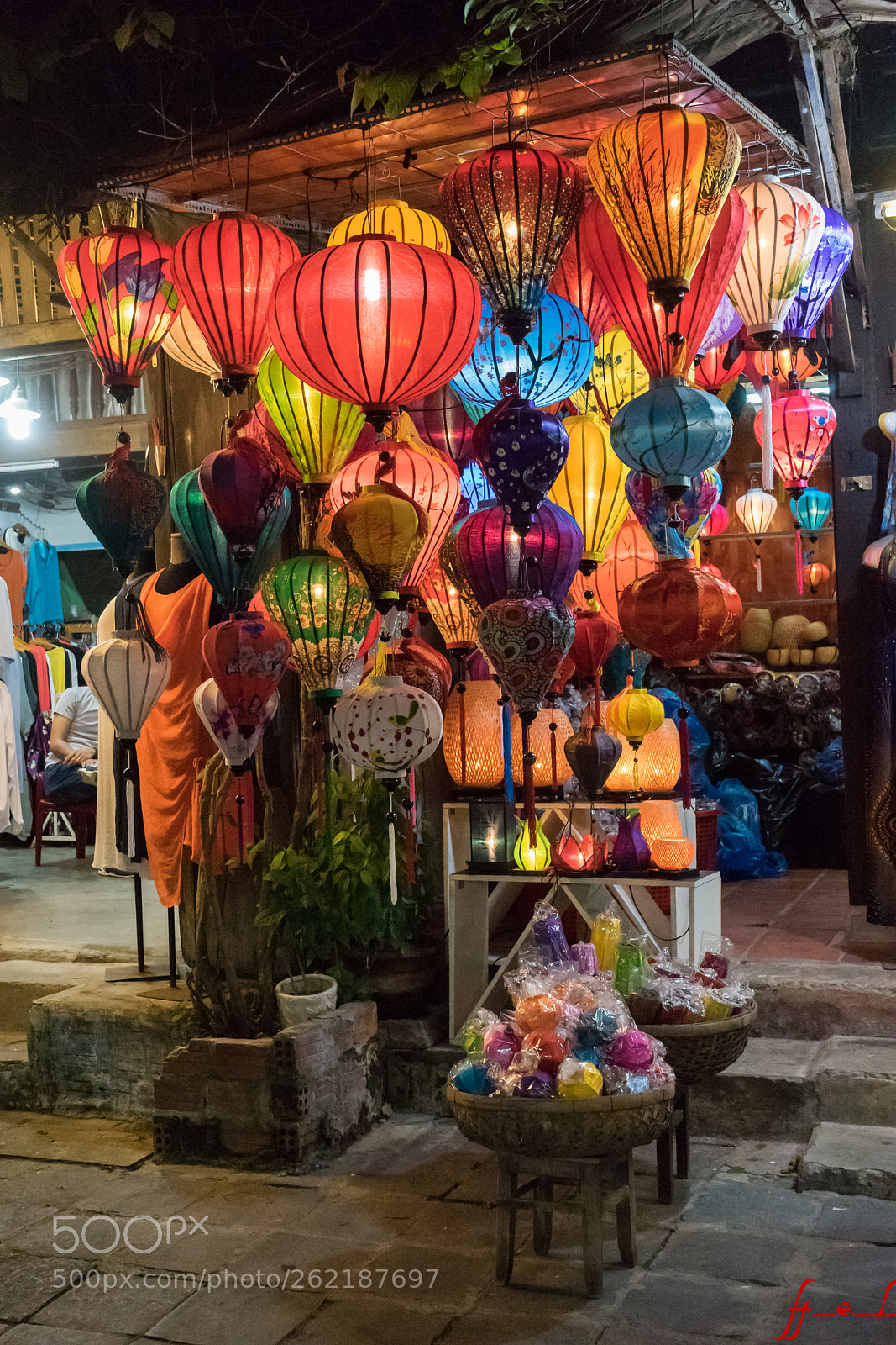 Sony a7 sample photo. Hoi an by night photography