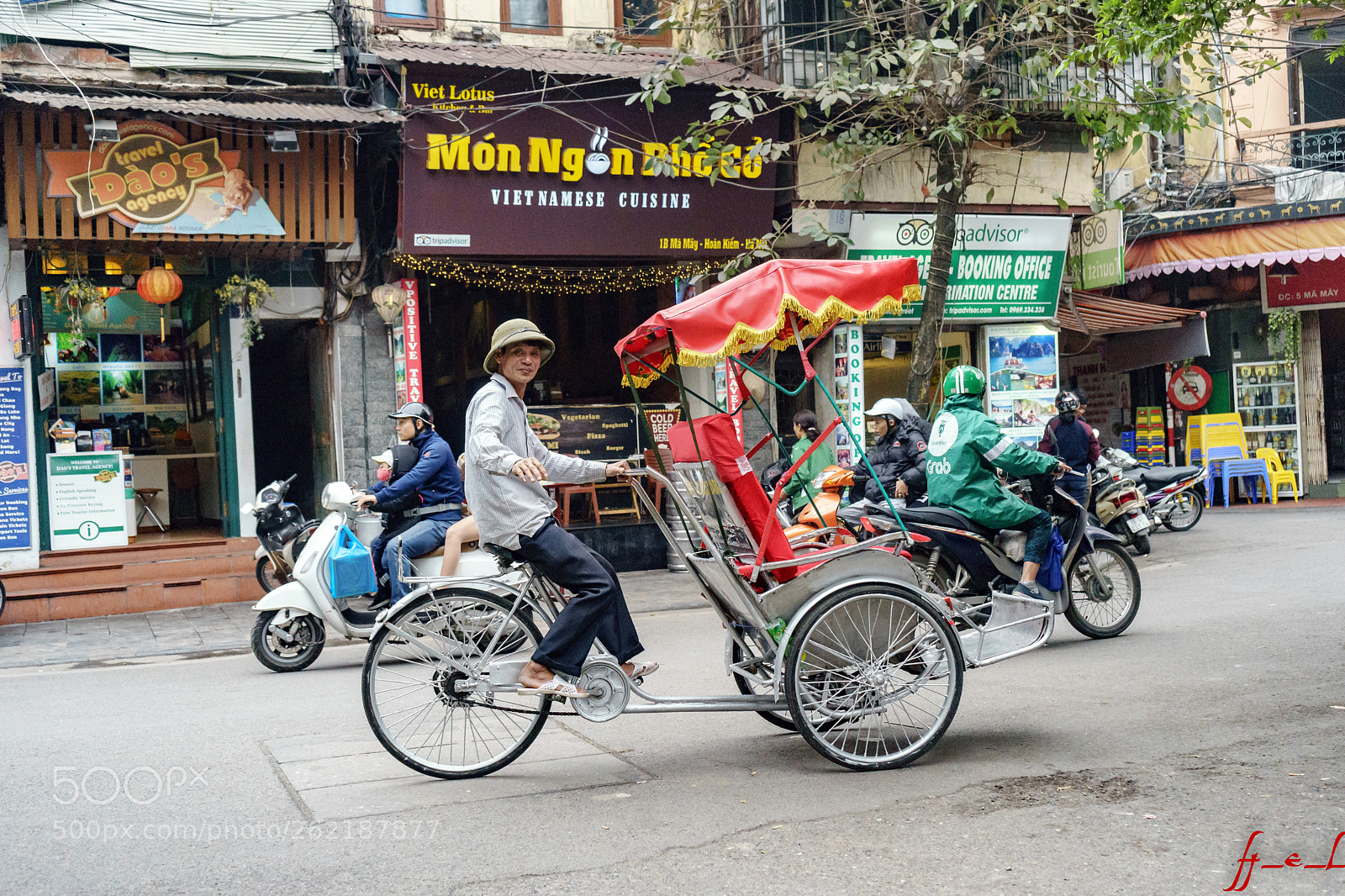 Sony a7 sample photo. Hanoi old town photography