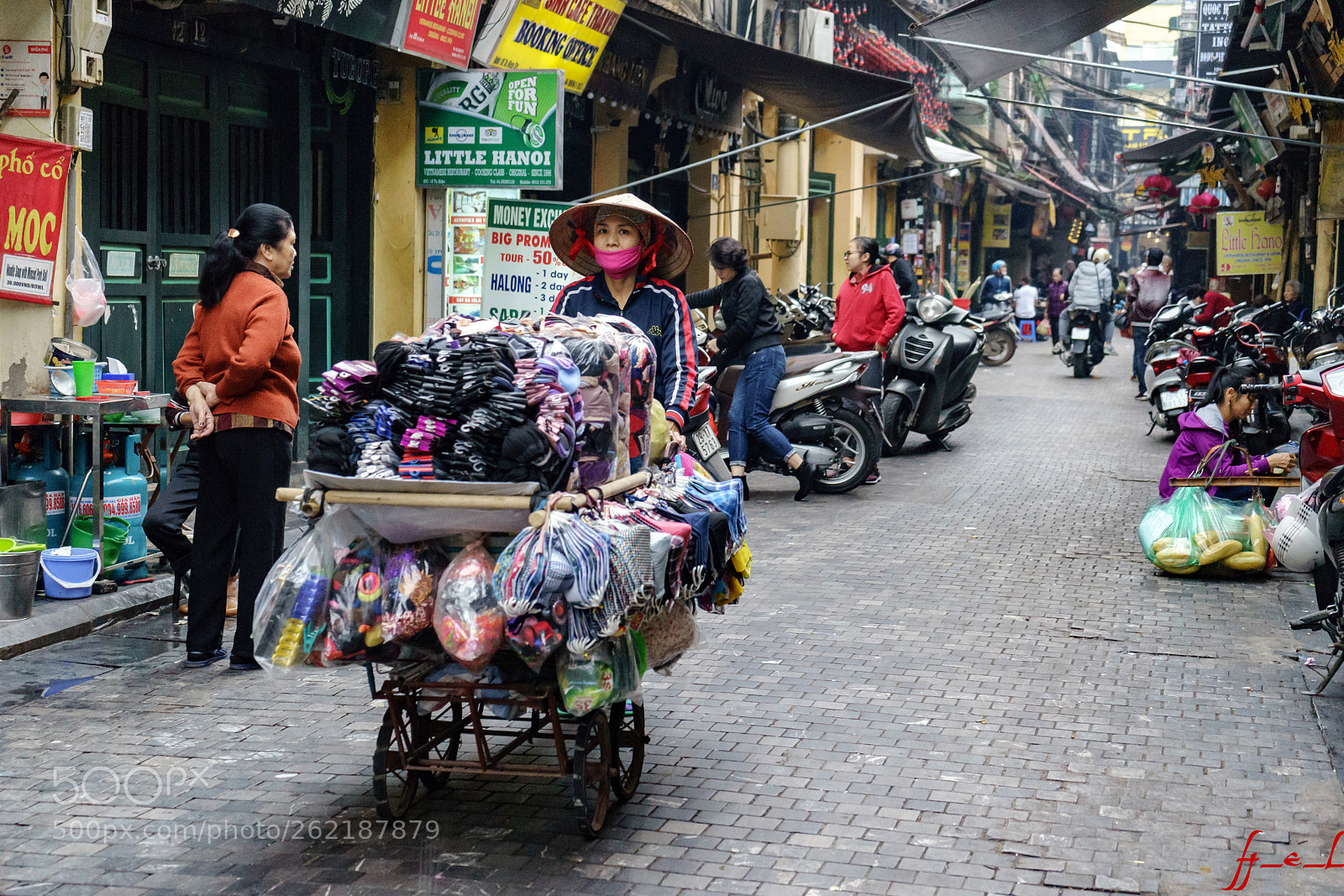 Sony a7 sample photo. Hanoi old town photography