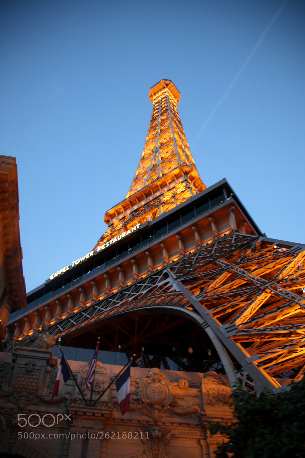 Canon EOS 1000D (EOS Digital Rebel XS / EOS Kiss F) sample photo. Paris las vegas hotel photography