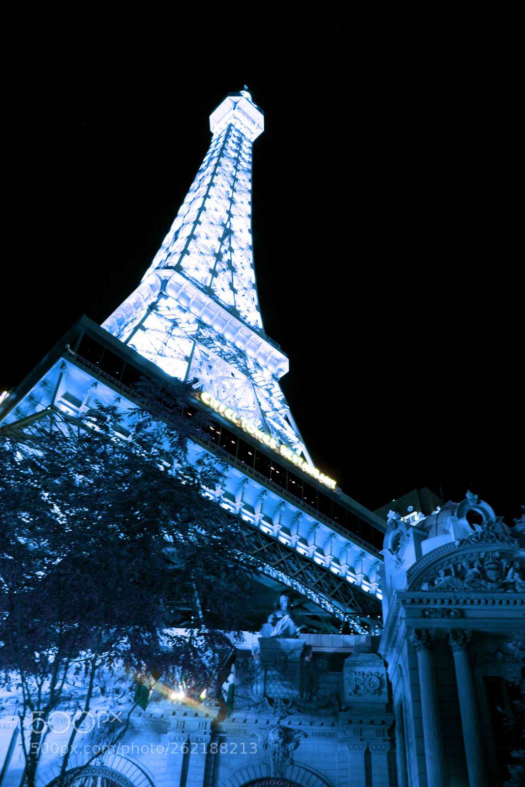 Canon EOS 1000D (EOS Digital Rebel XS / EOS Kiss F) sample photo. Paris las vegas hotel photography