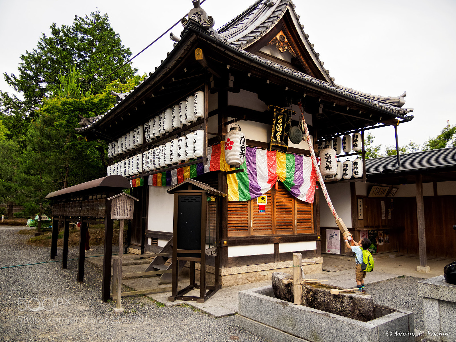 Olympus OM-D E-M5 II sample photo. Kodaiji tenmangu shrine photography