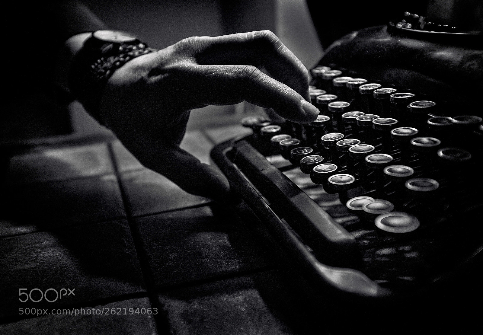 Fujifilm X100F sample photo. Typewriter @ noah's yard photography