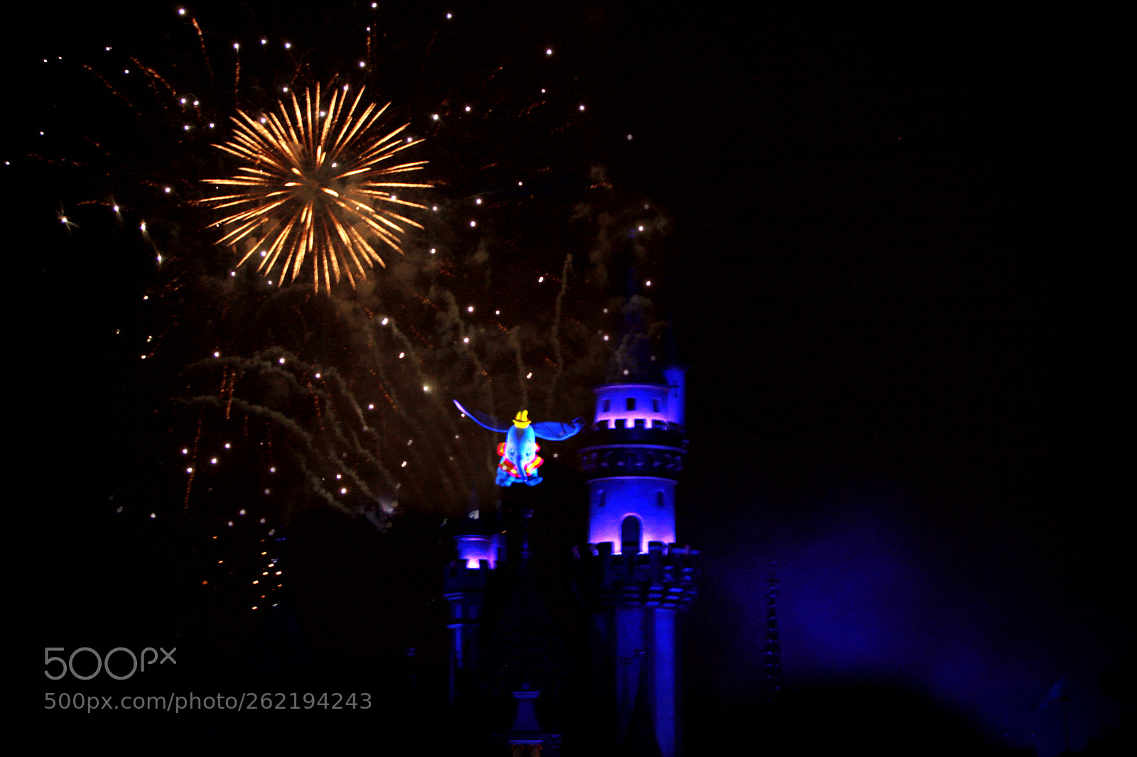 Canon EOS 1000D (EOS Digital Rebel XS / EOS Kiss F) sample photo. Disneyland photography