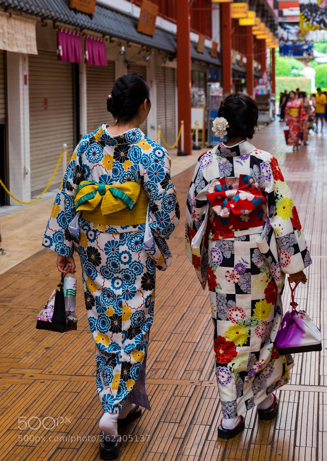 Fujifilm X-T10 sample photo. Traditional dress photography
