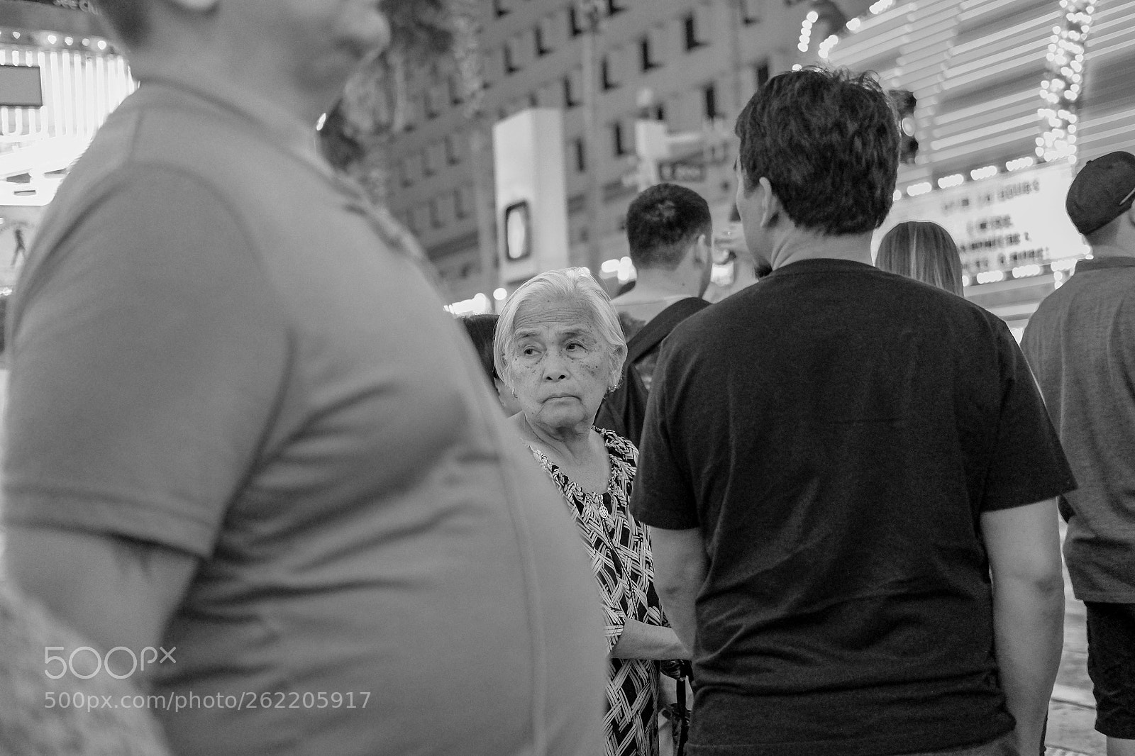 Fujifilm X-T1 sample photo. Woman in the middle photography