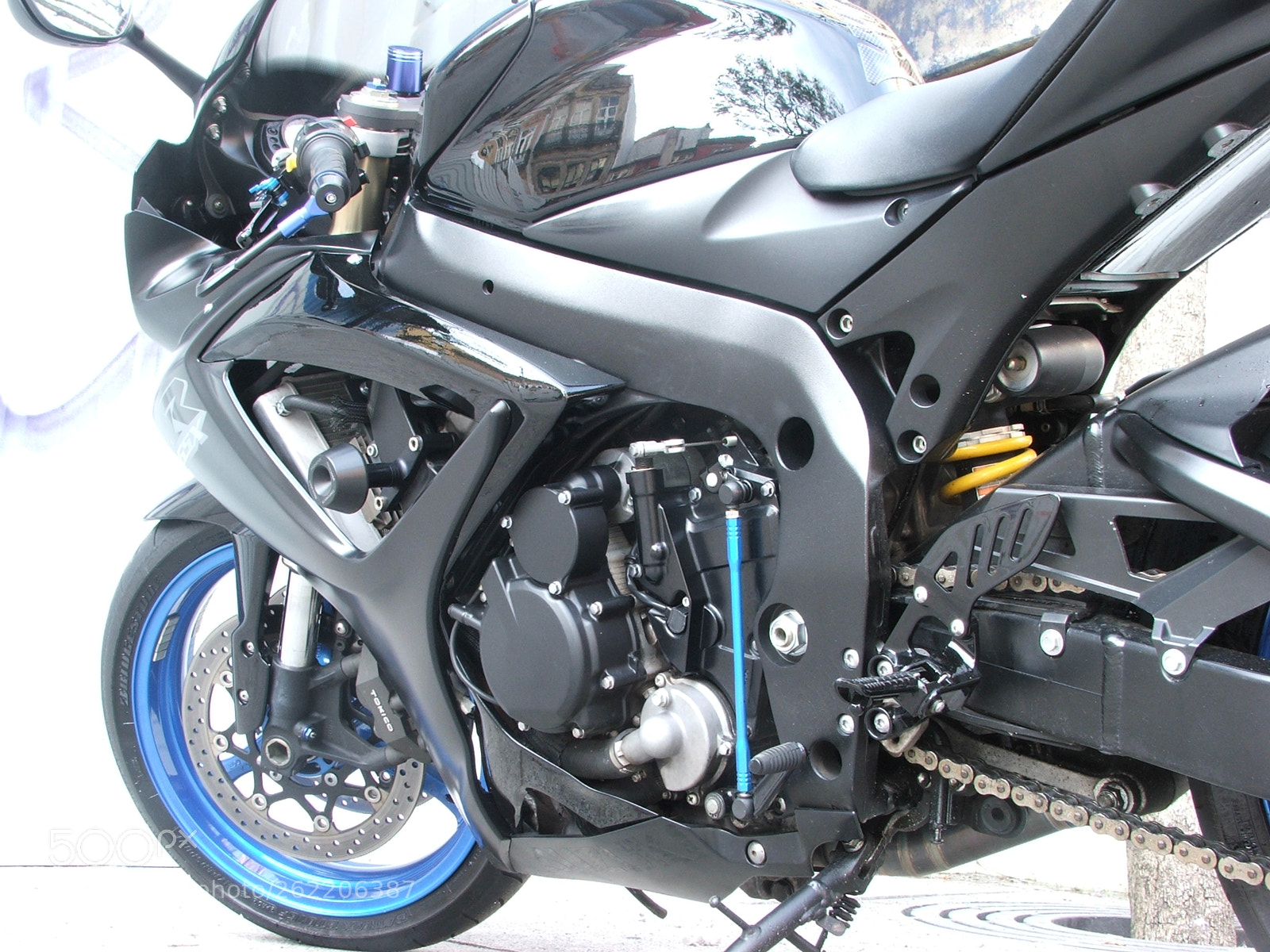Fujifilm FinePix S5500 sample photo. Bike in the city photography
