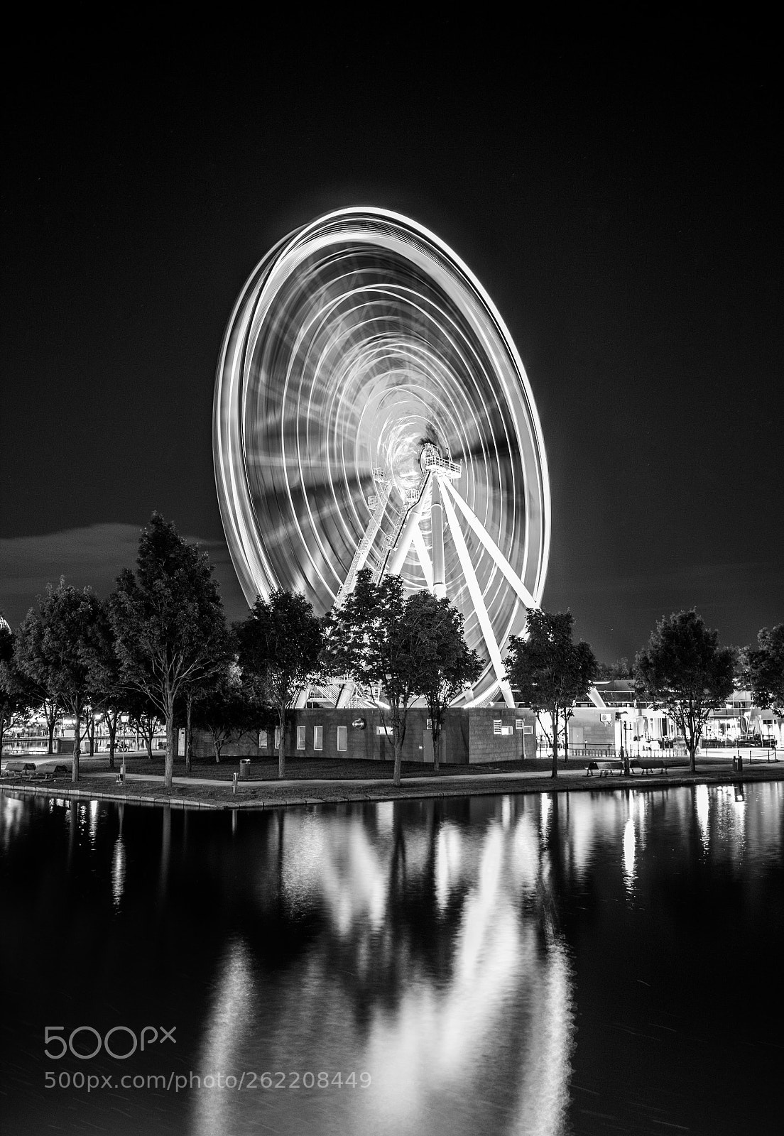 Canon EOS 1300D (EOS Rebel T6 / EOS Kiss X80) sample photo. Montreal waterfront ferris wheel photography