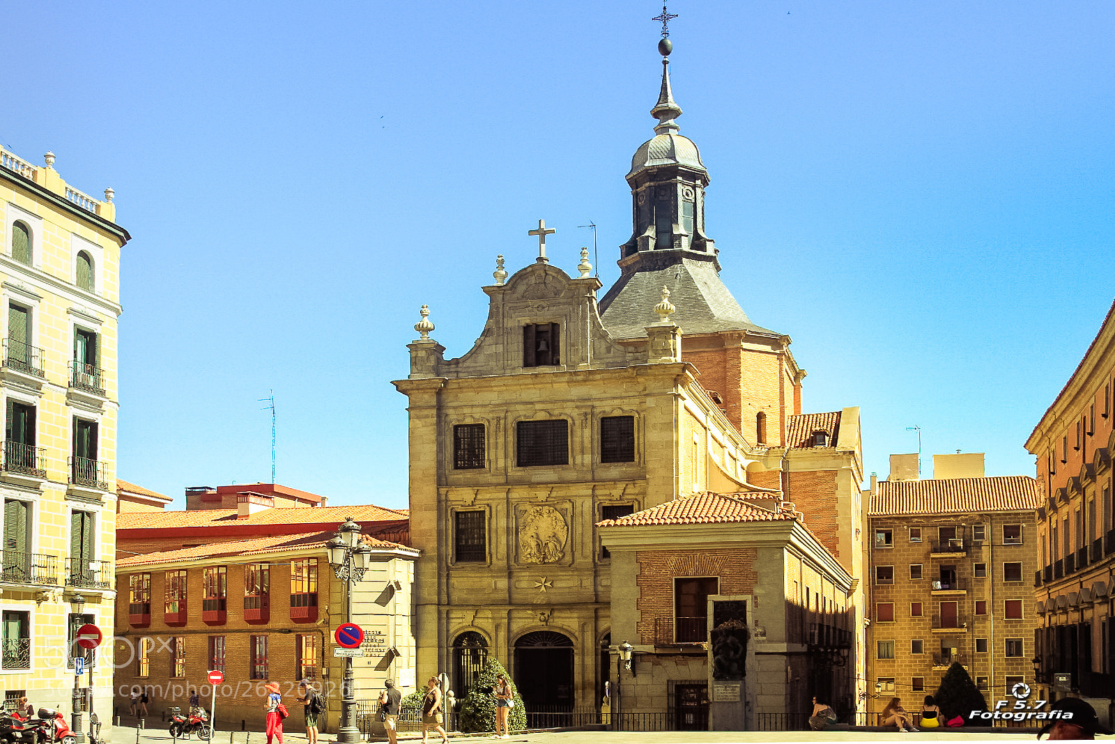 Canon EOS 7D sample photo. Religiosidade - madrid photography