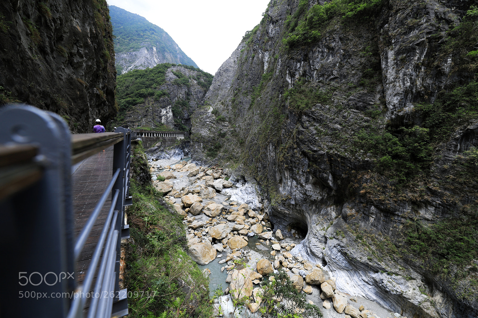 Canon EOS 6D Mark II sample photo. Taroko national park 1/2 photography