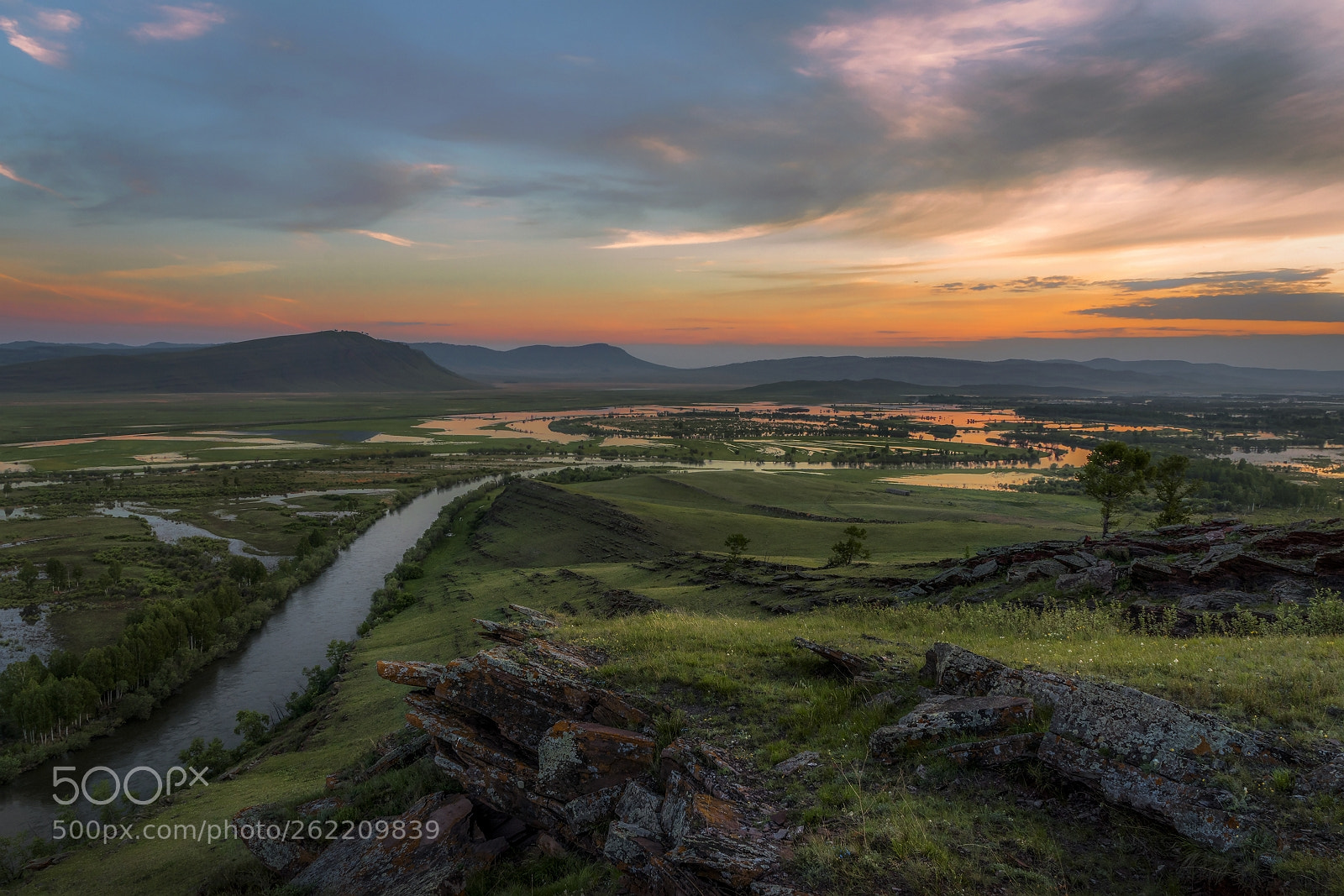 Sony ILCA-77M2 sample photo. Dawn over the valley photography