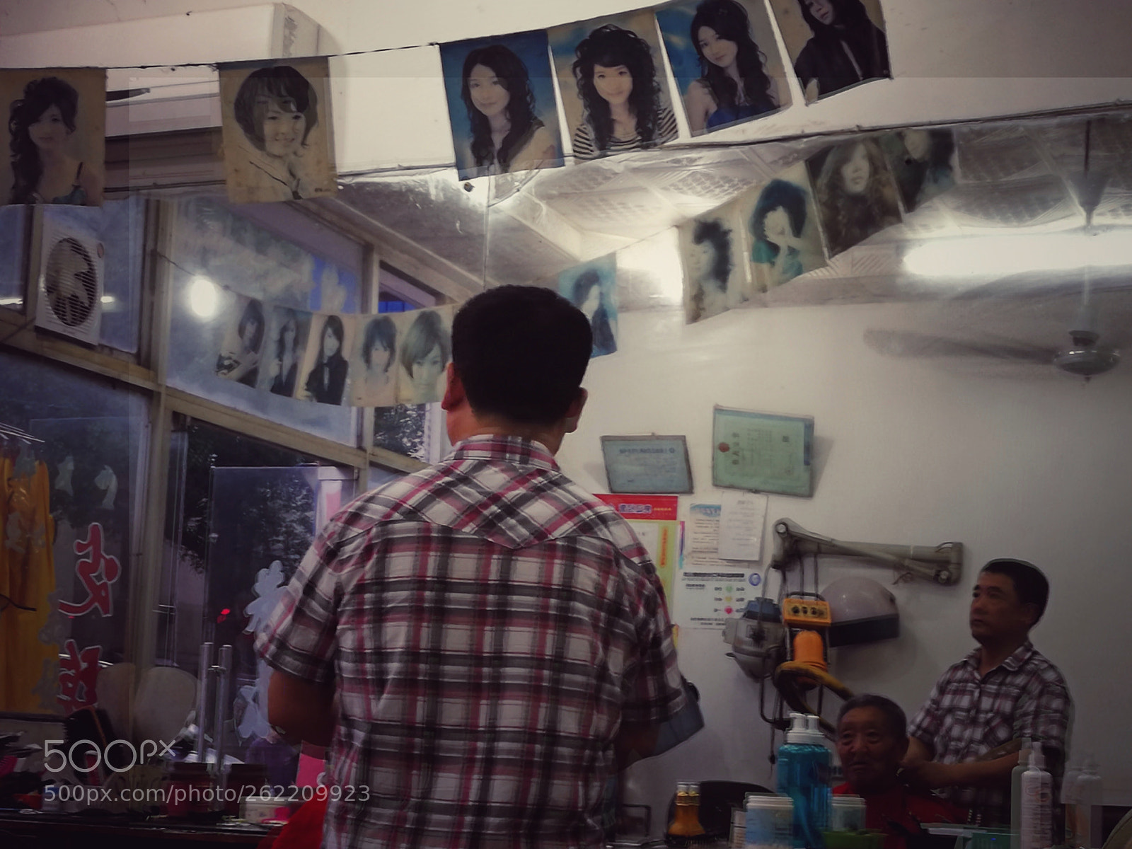 HUAWEI Honor V9 sample photo. Vintage barber shop photography