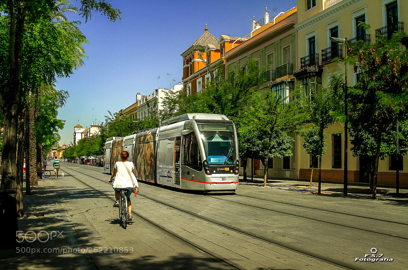 Canon EOS 7D sample photo. Tranvia 3 - sevilla photography