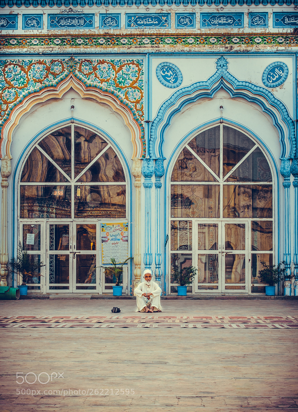 Nikon D700 sample photo. Alone - jamia mosque photography