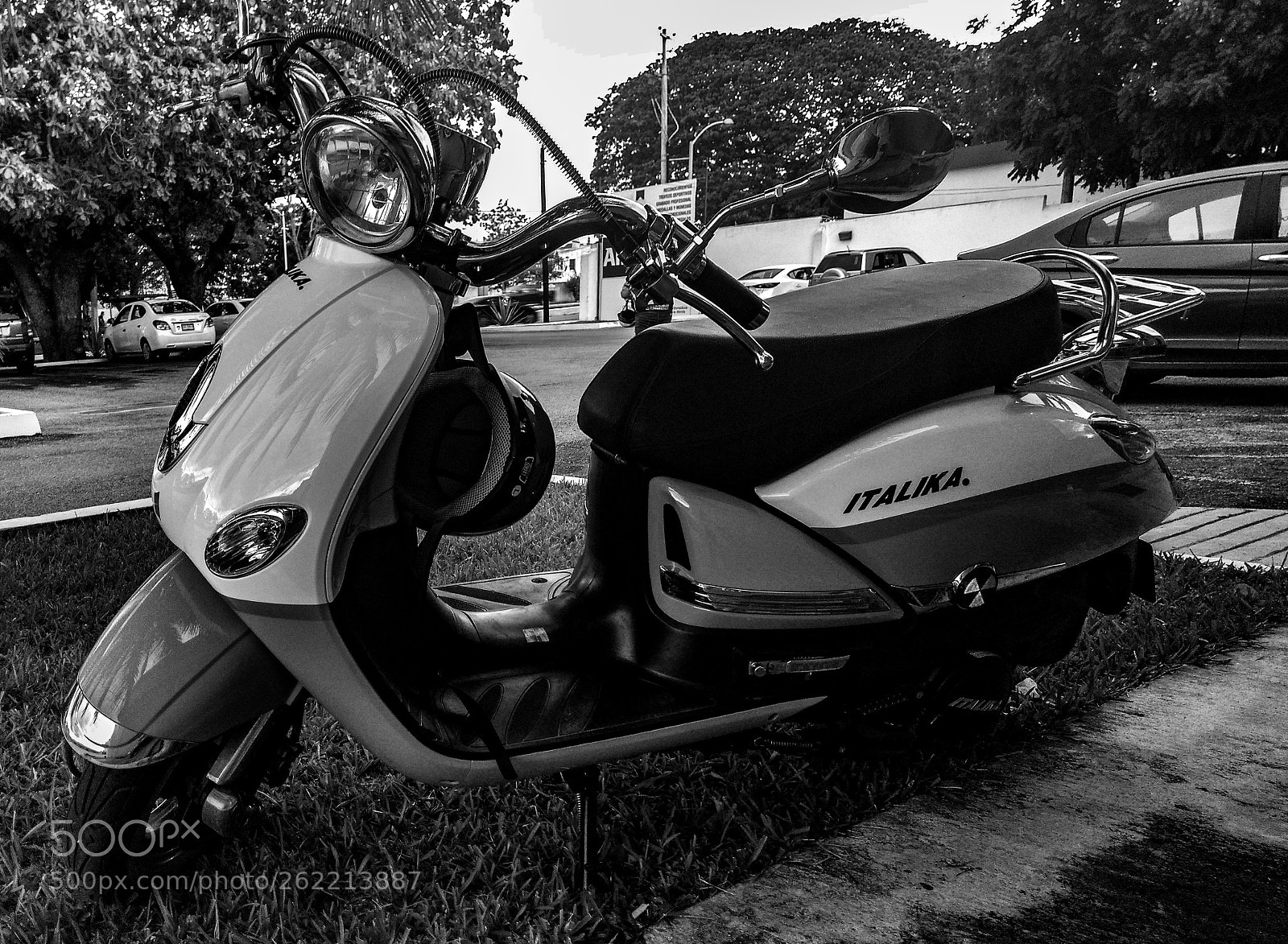Motorola Moto G (4) sample photo. Scooter photography