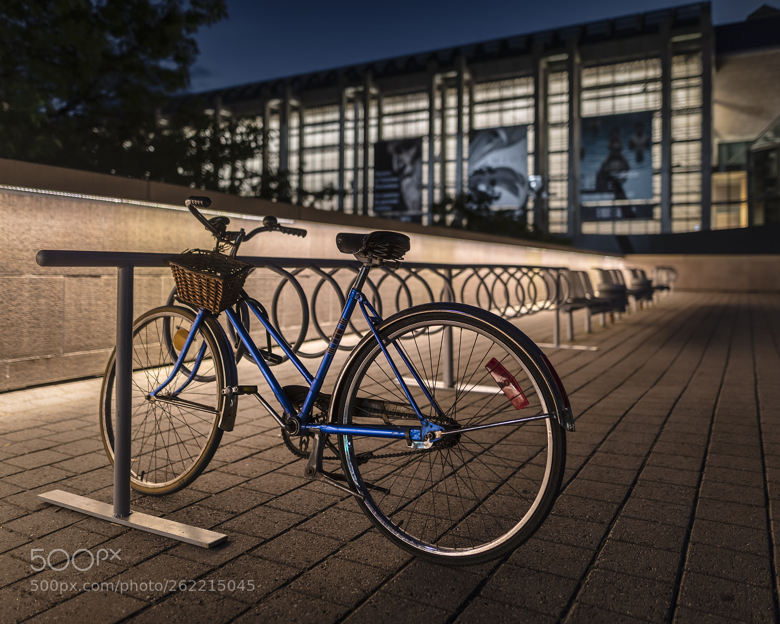 Canon EOS 5DS R sample photo. Lonely bicycle photography