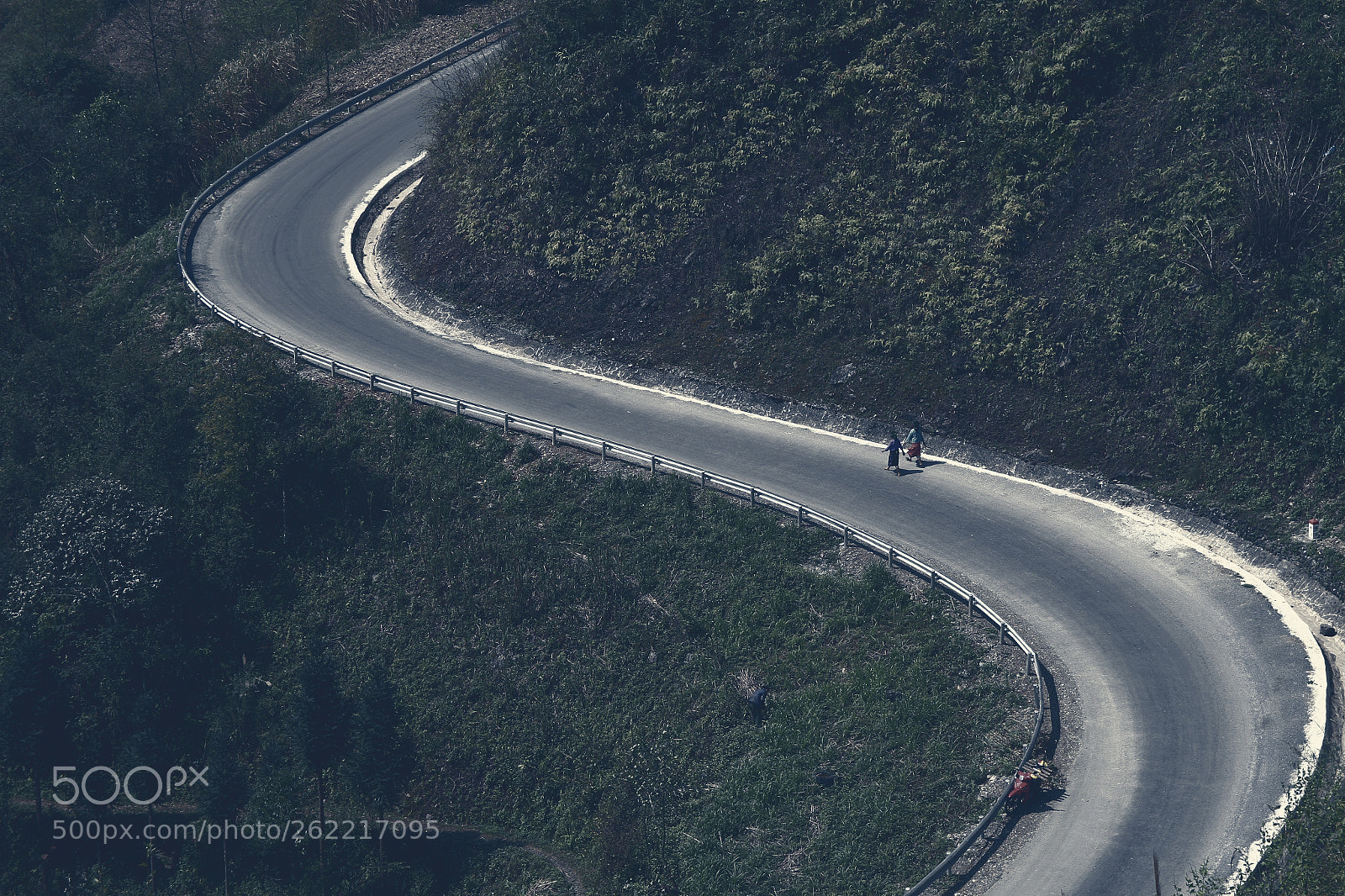 Canon EOS 7D sample photo. Curve. photography