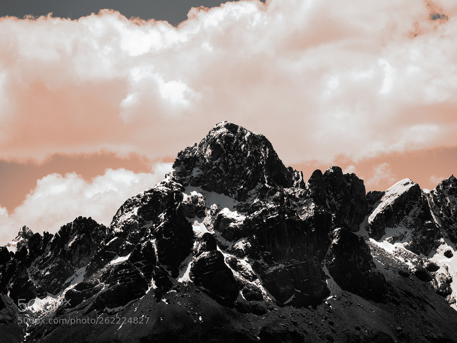 Olympus OM-D E-M5 II sample photo. Pastoruri selenium photography