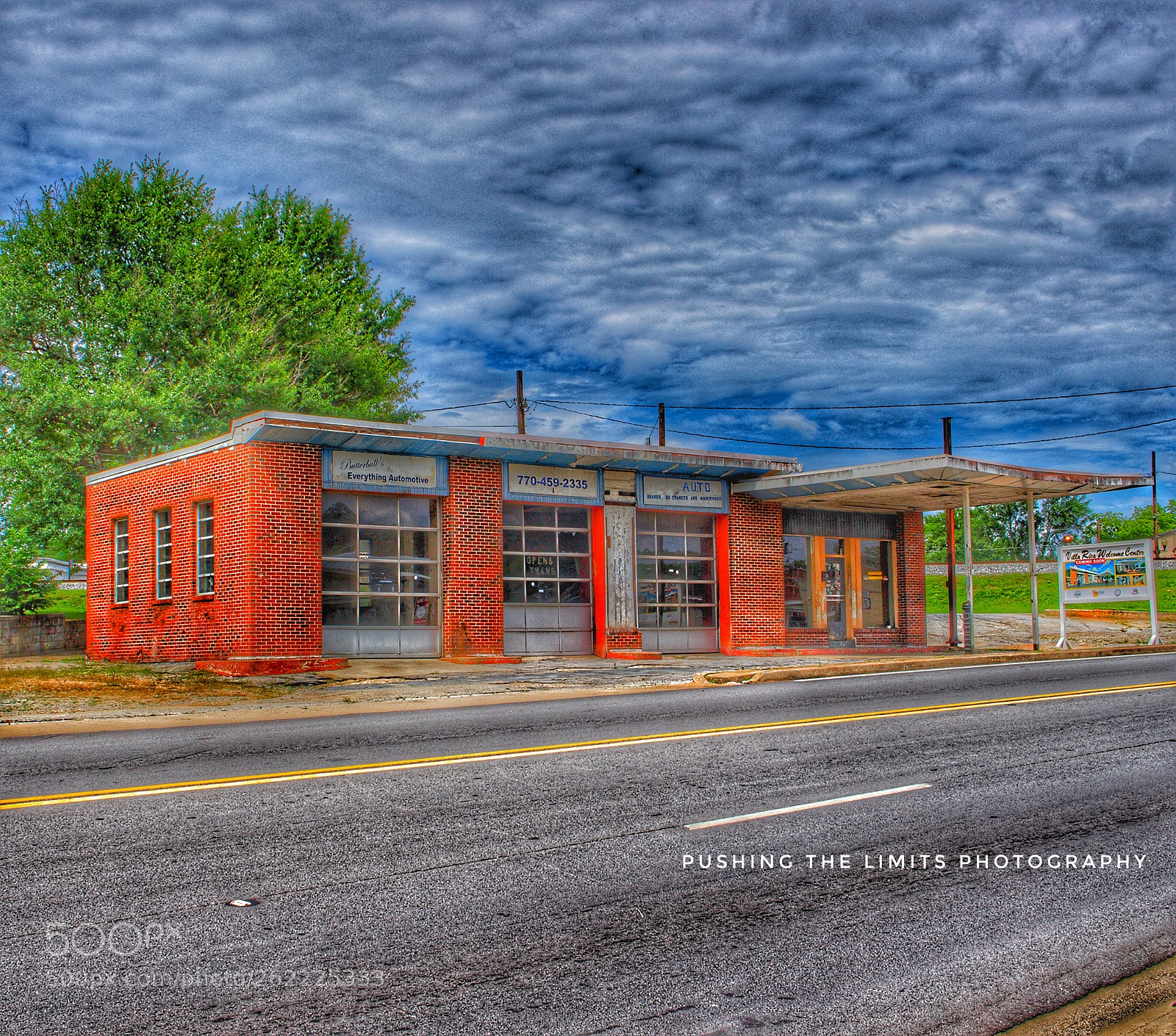 Canon EOS 700D (EOS Rebel T5i / EOS Kiss X7i) sample photo. Butterballs auto repair photography