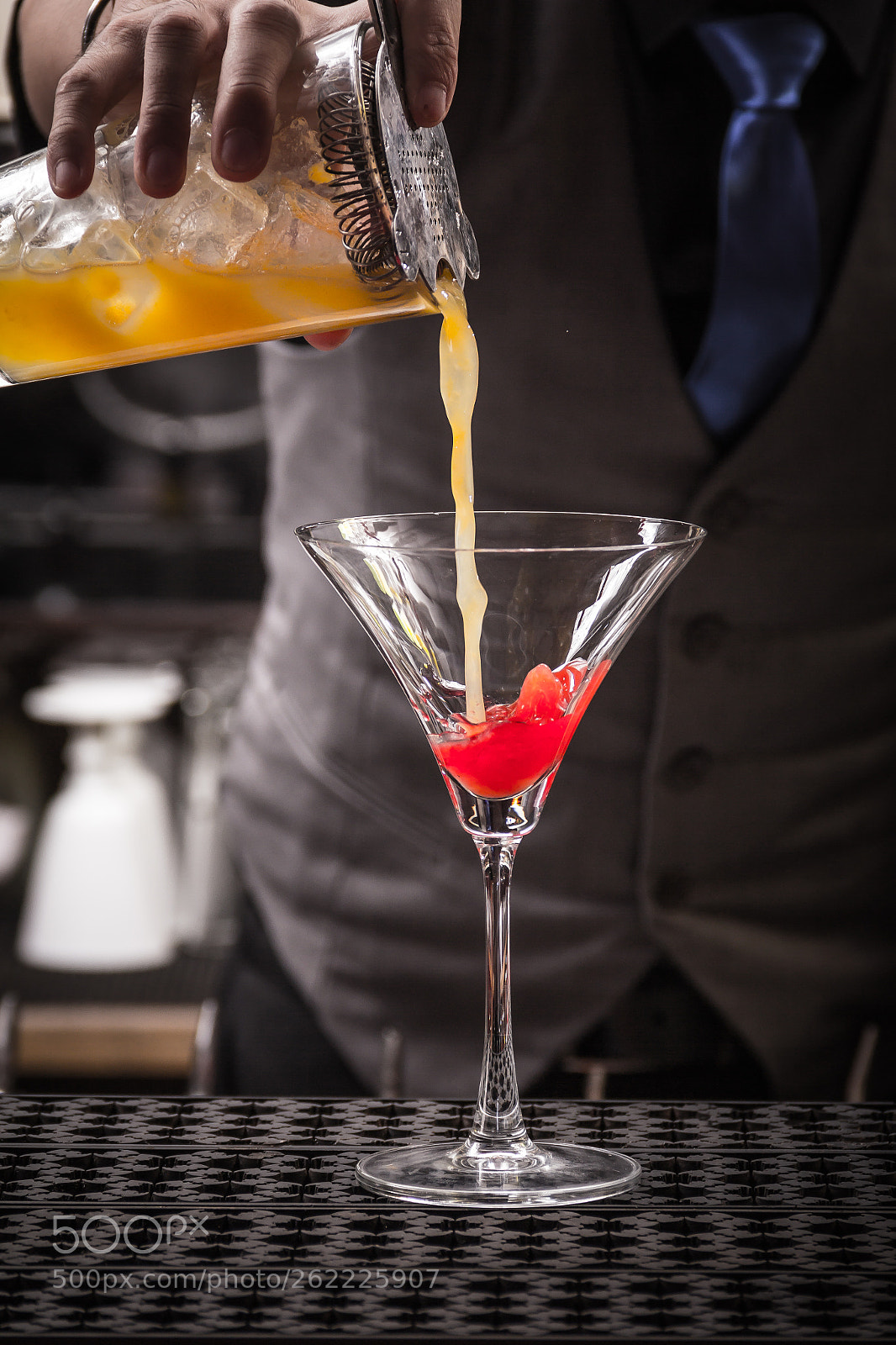 Canon EOS 60D sample photo. Bartender making cocktail photography