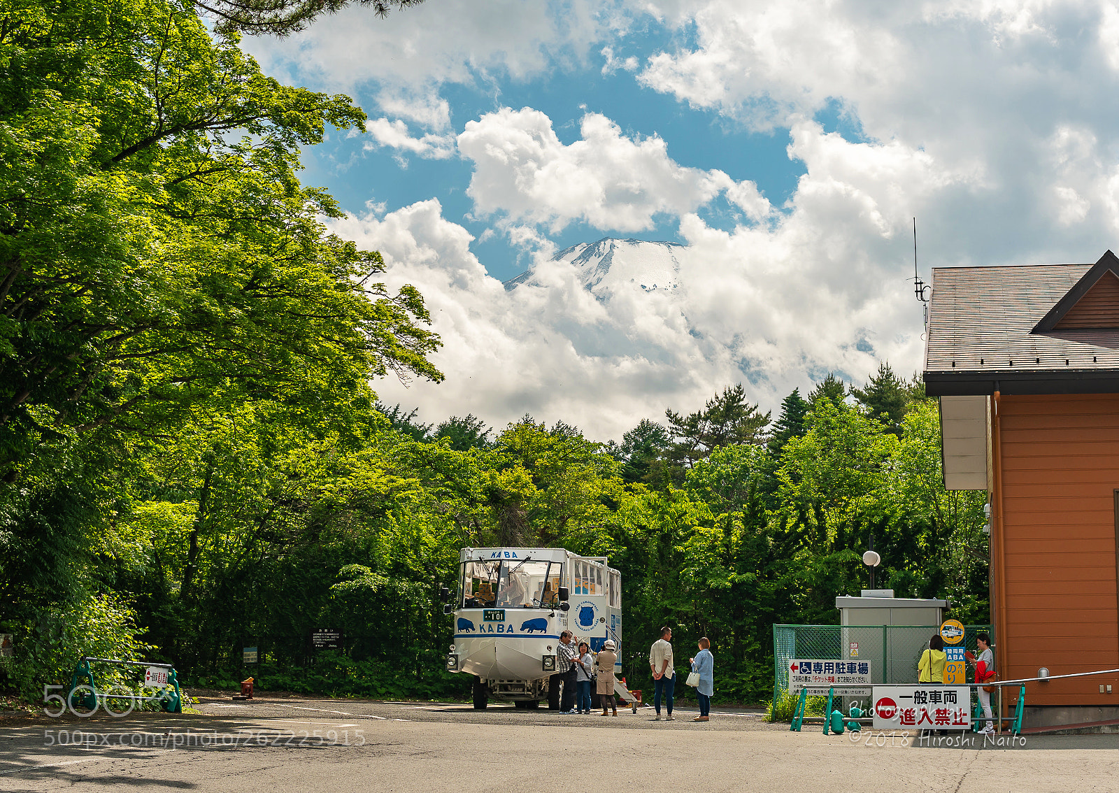 Sony a7R II sample photo. Amphibious bus and mt.fuji photography