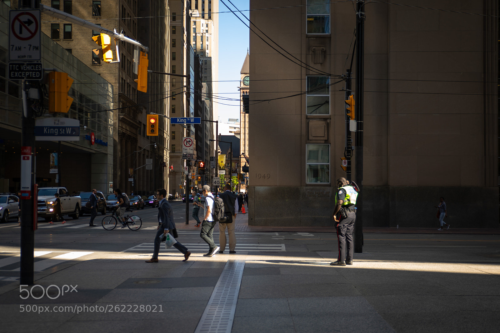 Canon EOS 5D Mark IV sample photo. Light headed photography