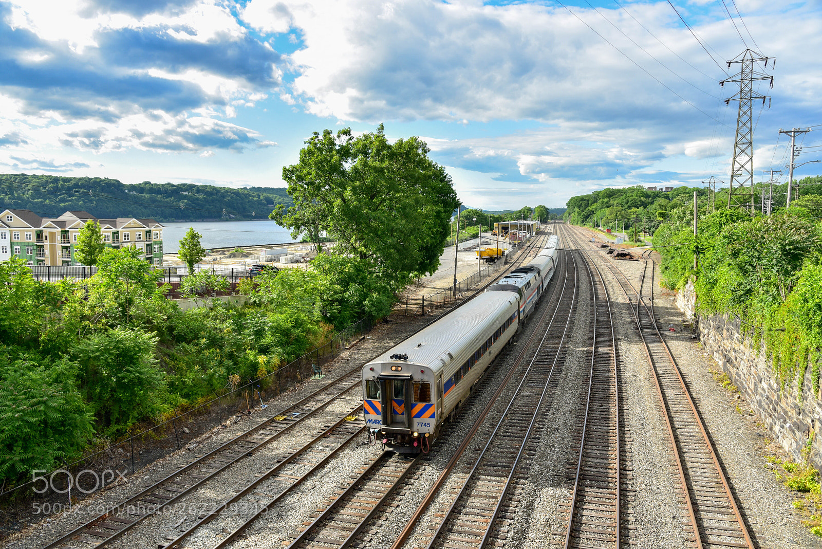 Nikon D750 sample photo. Amtrak through poughkeepsie with photography