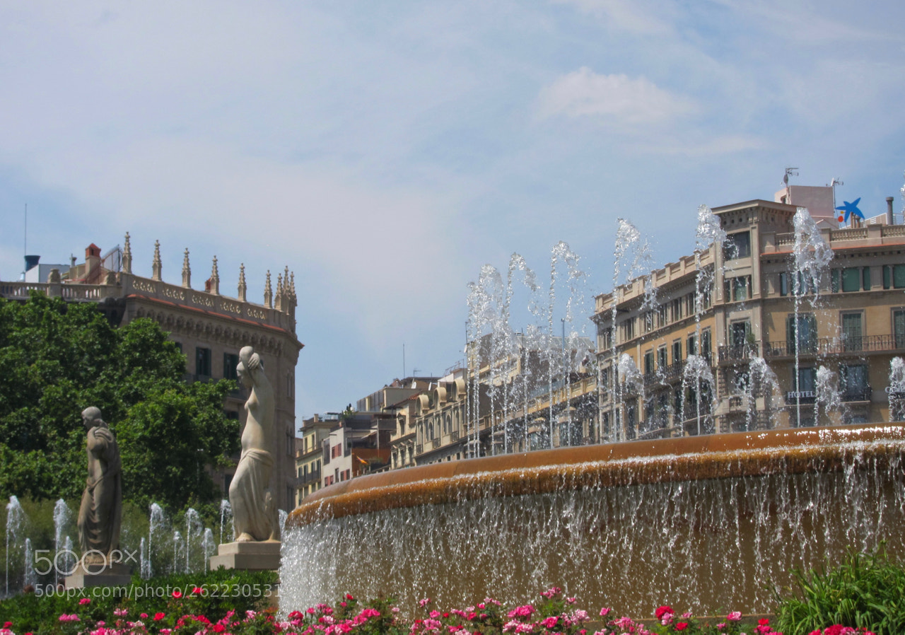 Canon PowerShot S90 sample photo. Barcelona sunny photography