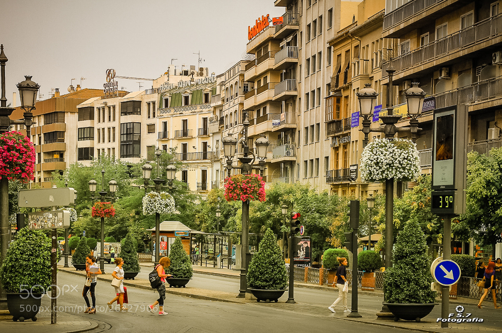 Canon EOS 7D sample photo. Zona central - granada photography
