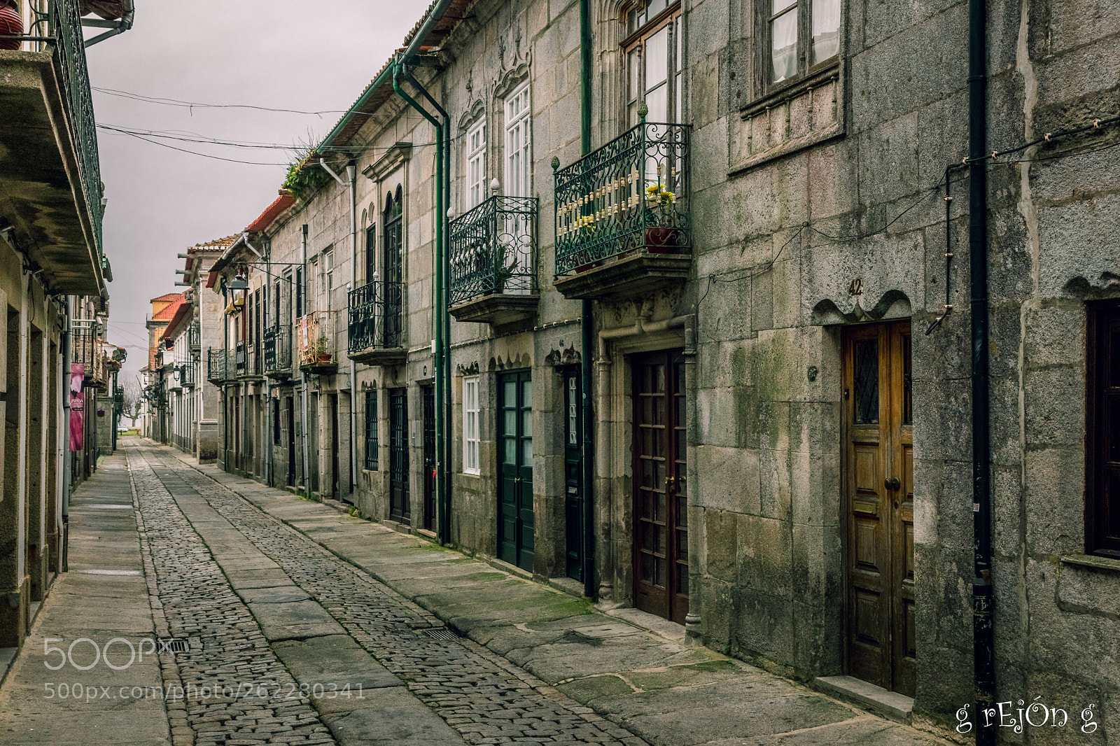 Canon EOS 80D sample photo. Rua direita photography