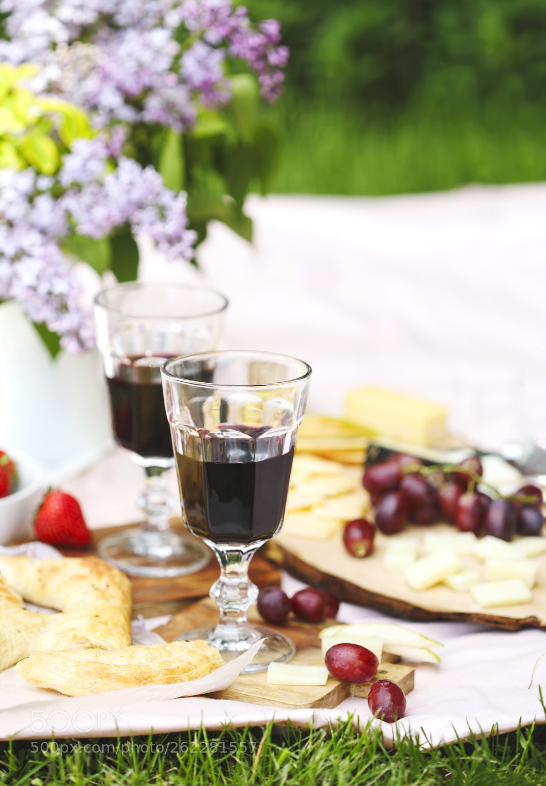Canon EOS 5D Mark IV sample photo. Summer picnic with cheese photography
