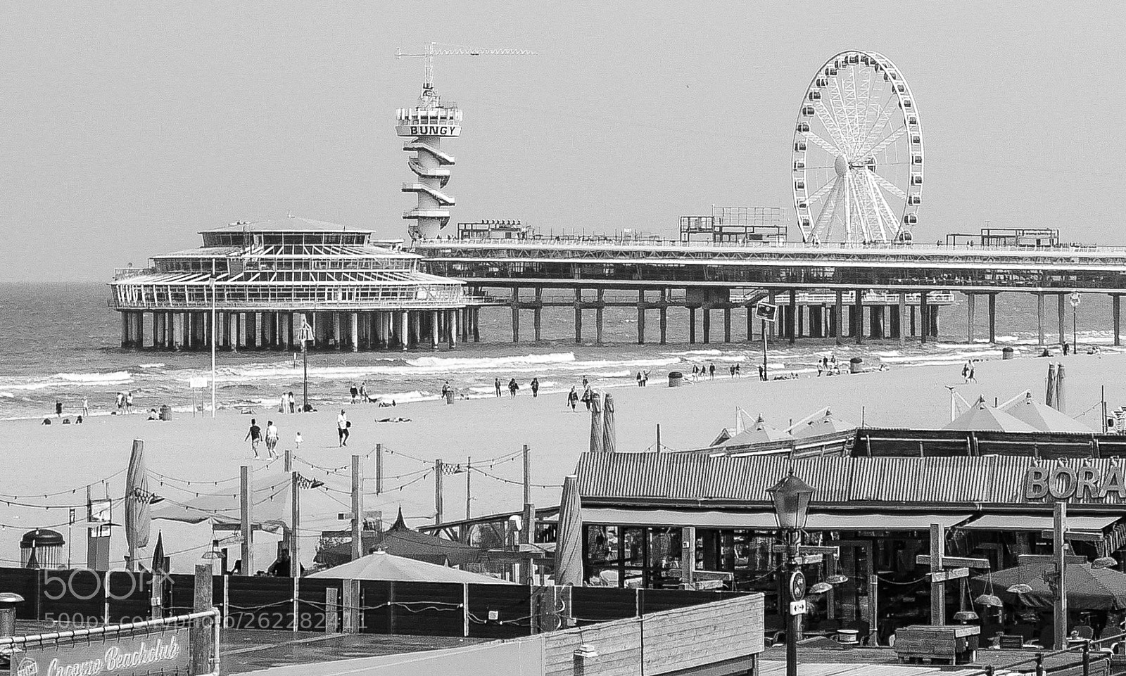 Panasonic Lumix DMC-LX100 sample photo. Scheveningen photography
