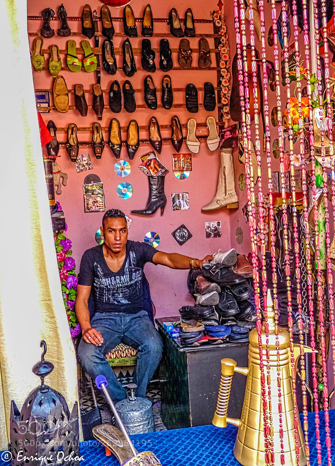 Panasonic Lumix DMC-FZ28 sample photo. Marrakech el zapatero de photography