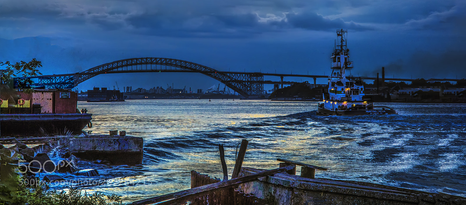 Canon EOS 5DS sample photo. Tug and bridge photography