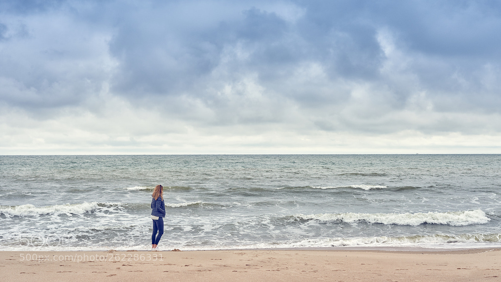 Nikon D800 sample photo. Woman walking along the photography
