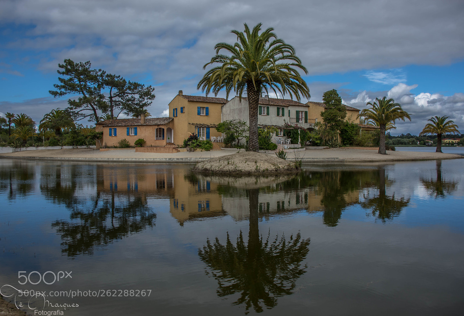Nikon D7200 sample photo. The lake house photography