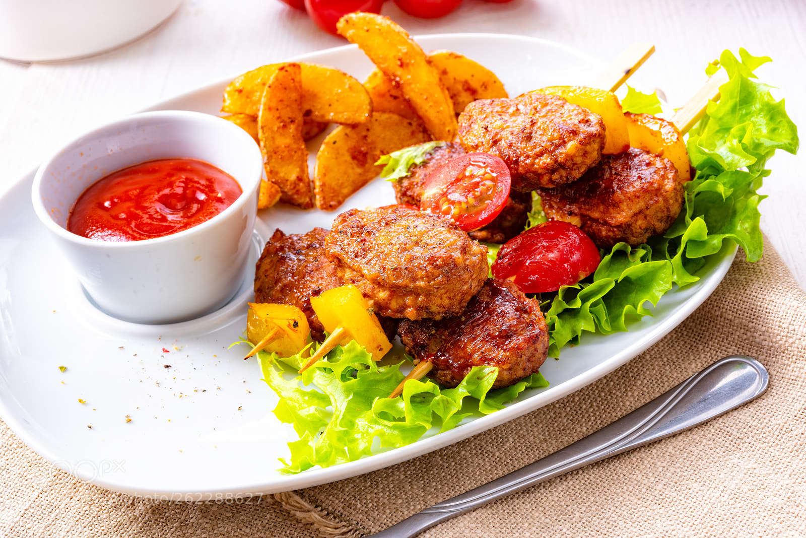 Nikon D810 sample photo. Meatballs skewers of tomato photography