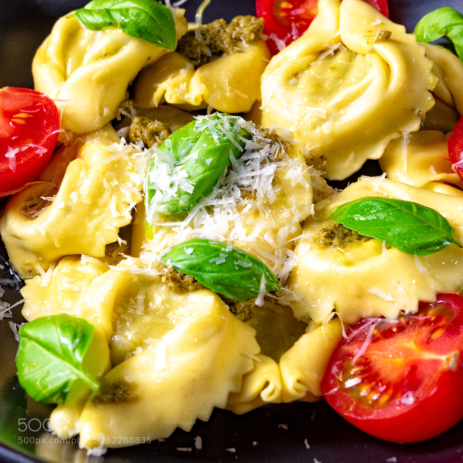 Nikon D810 sample photo. Rustic spinach tortellini with photography