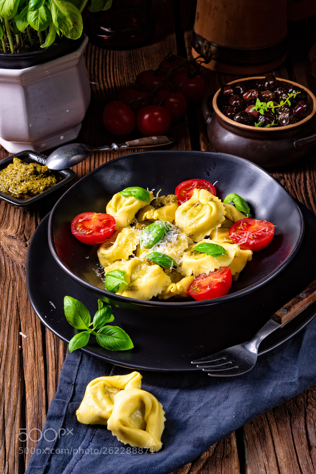 Nikon D810 sample photo. Rustic spinach tortellini with photography
