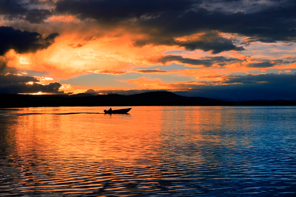 安第斯高原明珠-的的喀喀湖日落Sunset at lake titicaca, автор — Jack  на 500px.com