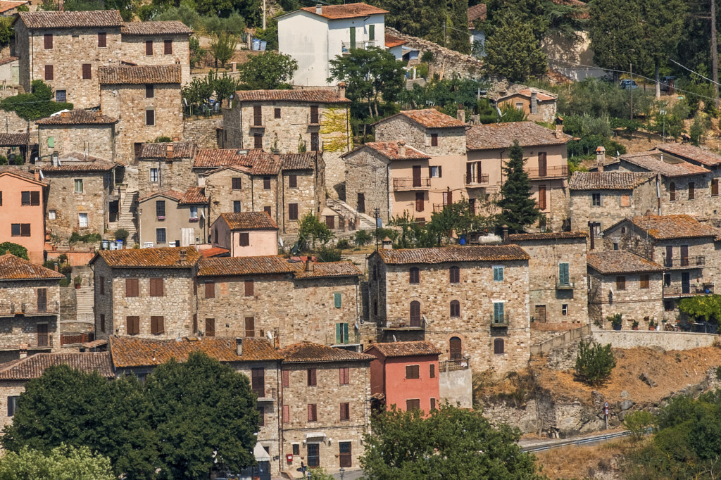 Old village of Pontecuti, near Todi, Umbria by Claudio G. Colombo on 500px.com