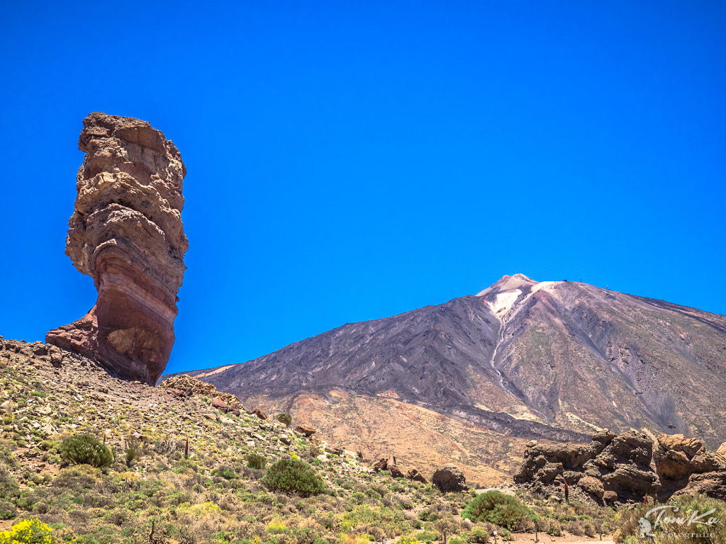 Der Roque Chinchado, Wahrzeichen des Teide Nationalparks by Tom Kapek ...