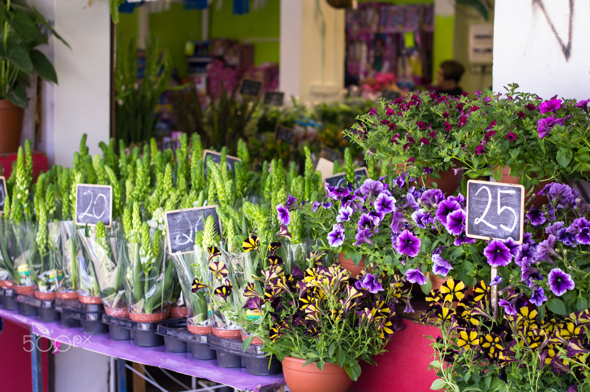 Street flower market in Tel Aviv, Israel 20 april 2017.