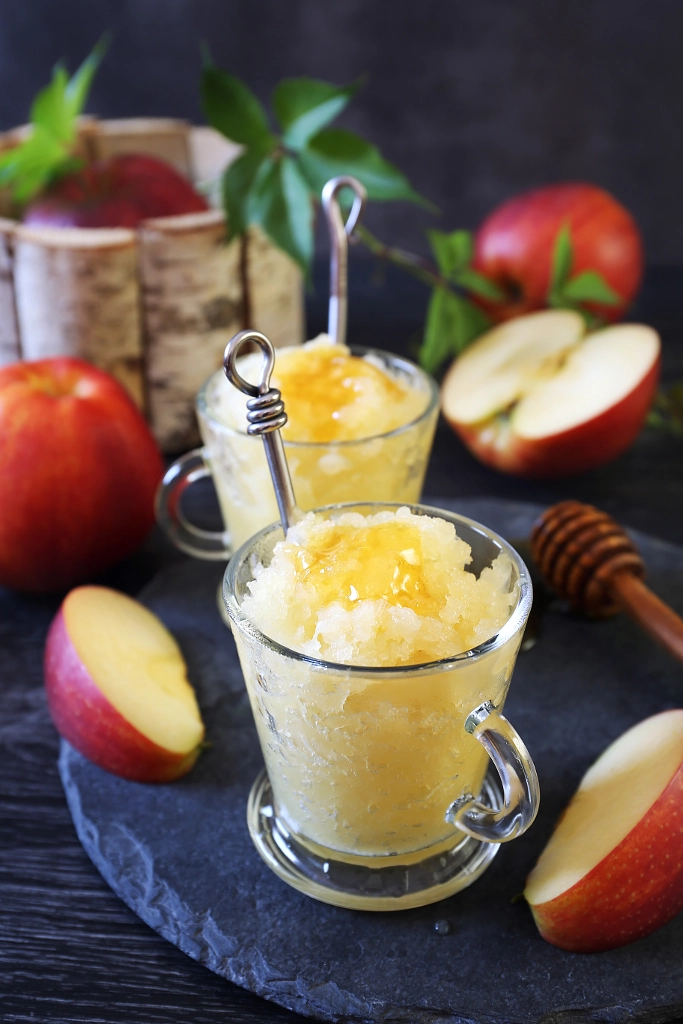 Apple granita with honey by Yulia Vinogradov on 500px.com