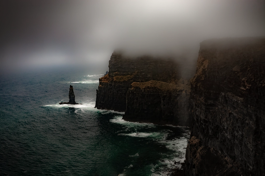 foggy cliffs, автор — Roger Dyga на 500px.com